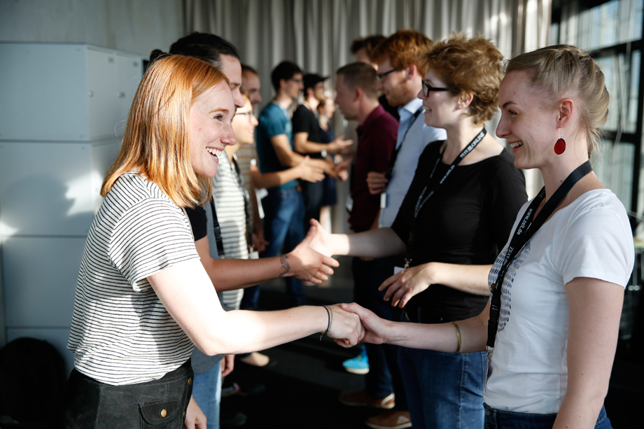 Z2x056 Q3 E1304 c Phil Dera